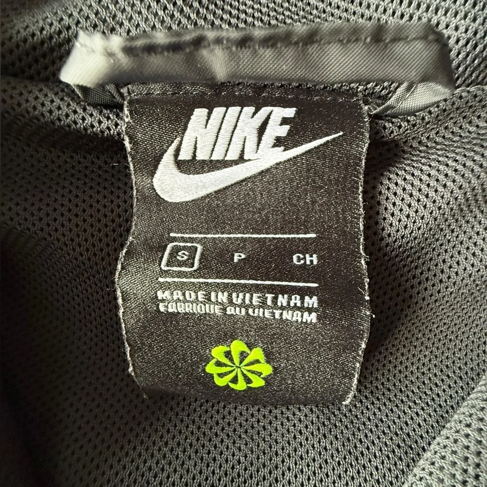 Nike Sportswear WindRunner Hooded Jacket, Men’s Small